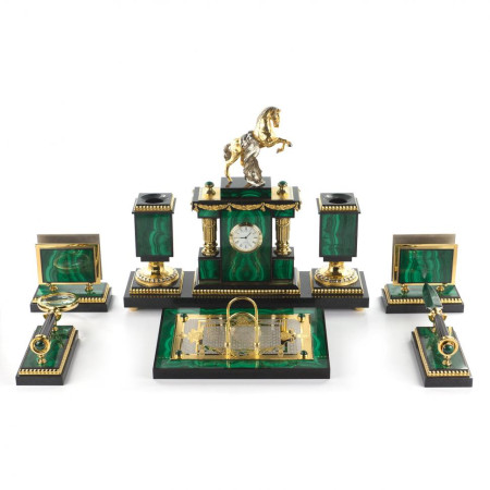 Настольный набор "Конь с попоной" из малахита Златоуст