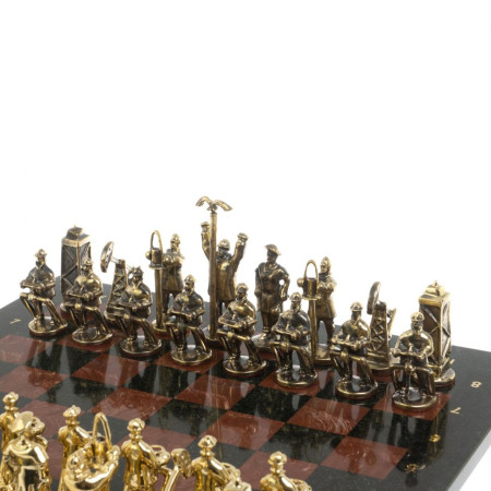 Шахматы подарочные "Нефтяники" 44х44 см лемезит змеевик